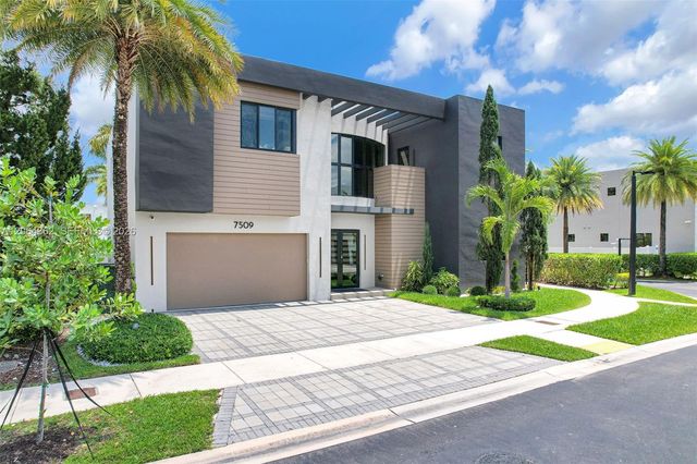 7509 NW 99th Avenue, Doral, FL 33178