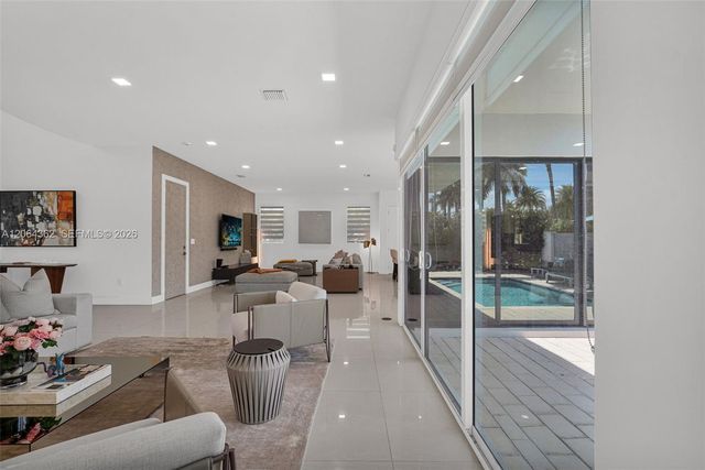 7509 NW 99th Avenue, Doral, FL 33178