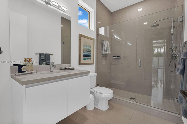 7509 NW 99th Avenue, Doral, FL 33178