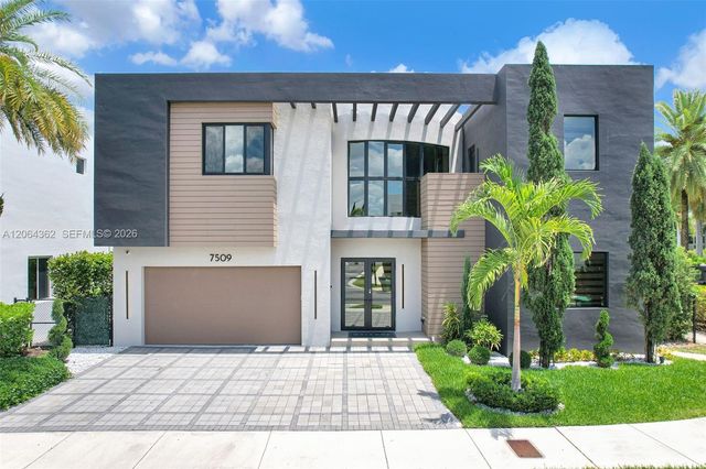 7509 NW 99th Avenue, Doral, FL 33178