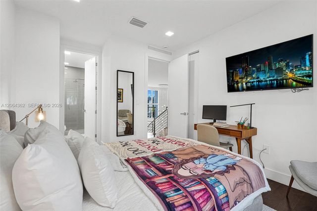 7509 NW 99th Avenue, Doral, FL 33178