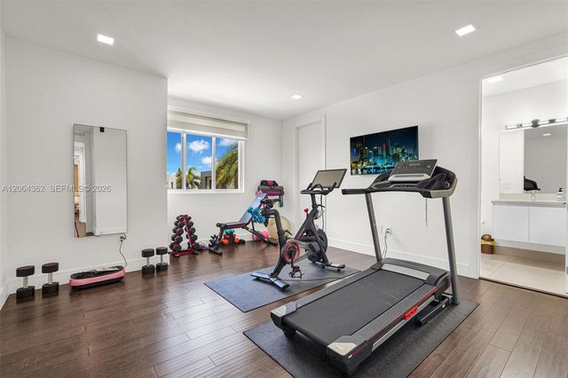 7509 NW 99th Avenue, Doral, FL 33178