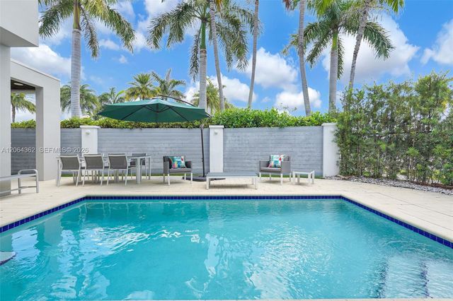 7509 NW 99th Avenue, Doral, FL 33178