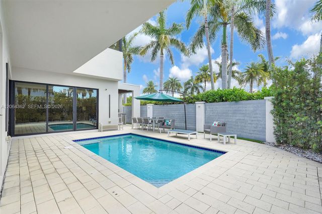 7509 NW 99th Avenue, Doral, FL 33178