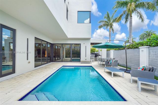 7509 NW 99th Avenue, Doral, FL 33178