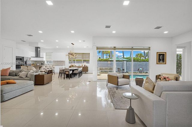 7509 NW 99th Avenue, Doral, FL 33178