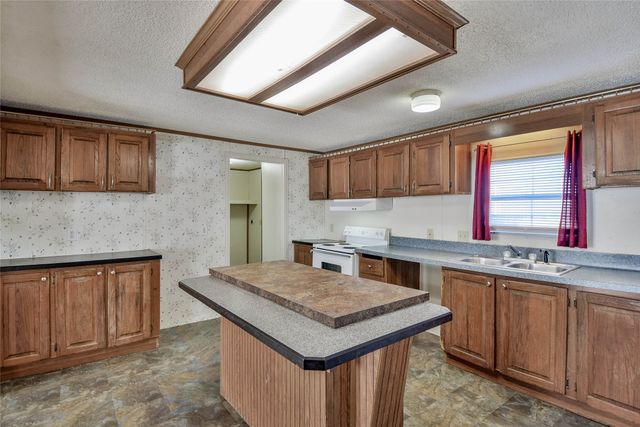4040 Dillard Court, Joshua, TX 76058