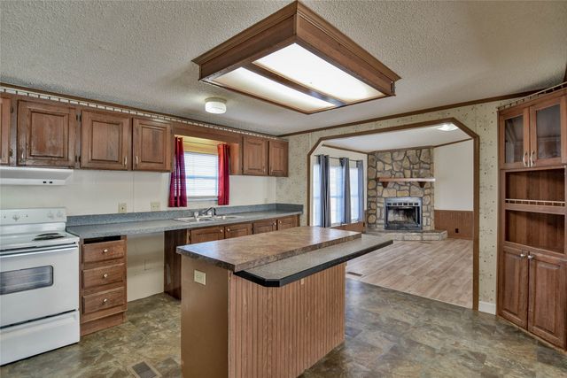 4040 Dillard Court, Joshua, TX 76058