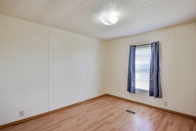 4040 Dillard Court, Joshua, TX 76058