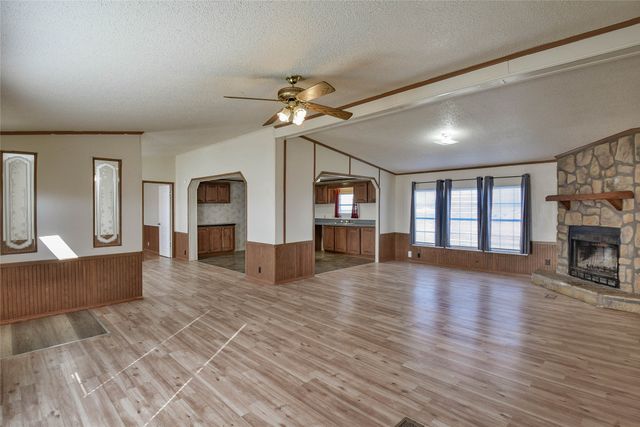 4040 Dillard Court, Joshua, TX 76058