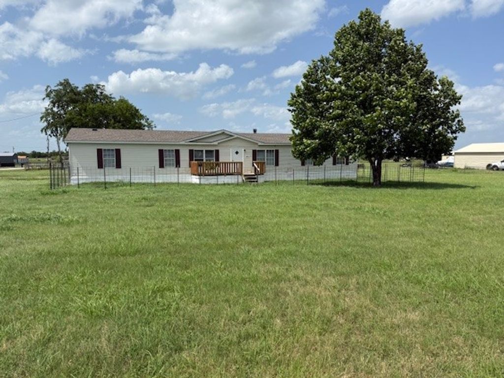 4040 Dillard Court, Joshua, TX 76058