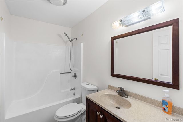 2281 Nandi Hills Trail, Flint Charter Township, MI 48473