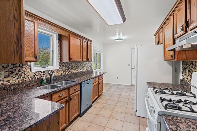 2281 Nandi Hills Trail, Flint Charter Township, MI 48473