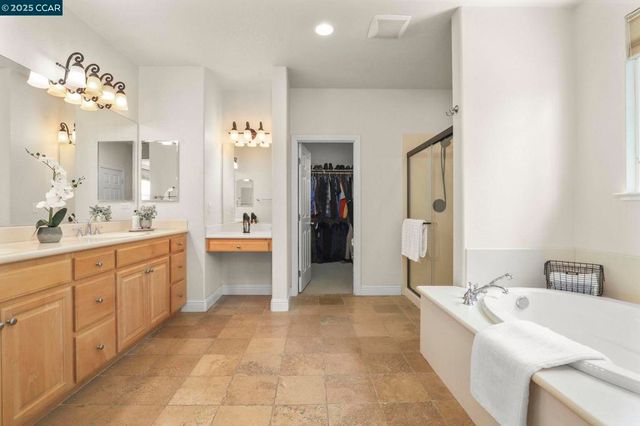 21 Foxglove Ct, Oakley, CA 94561