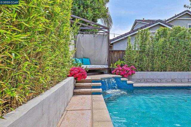21 Foxglove Ct, Oakley, CA 94561