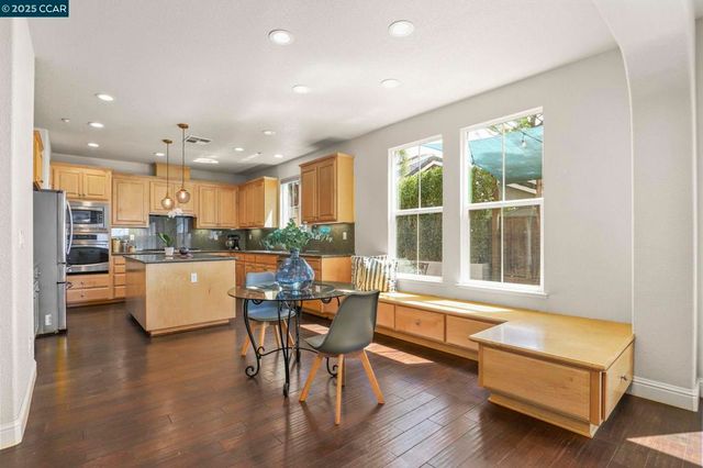 21 Foxglove Ct, Oakley, CA 94561