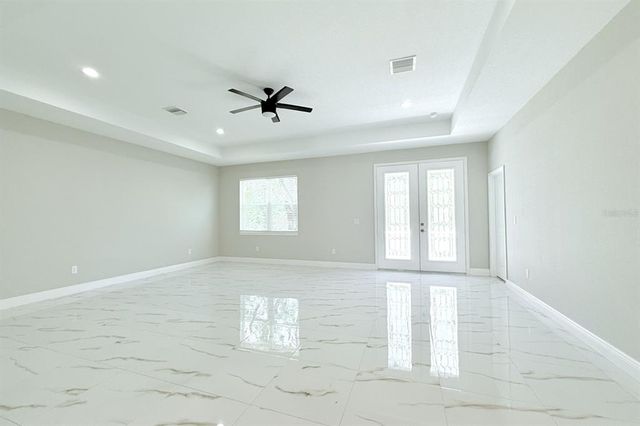 408 E HANLON STREET, Tampa, FL 33604