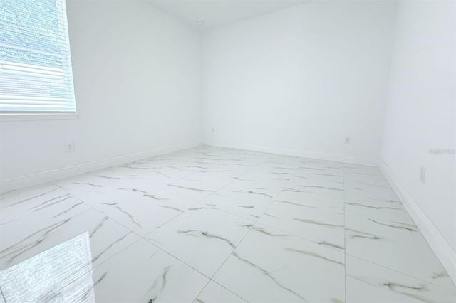408 E HANLON STREET, Tampa, FL 33604