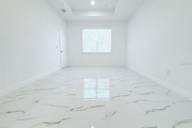 408 E HANLON STREET, Tampa, FL 33604