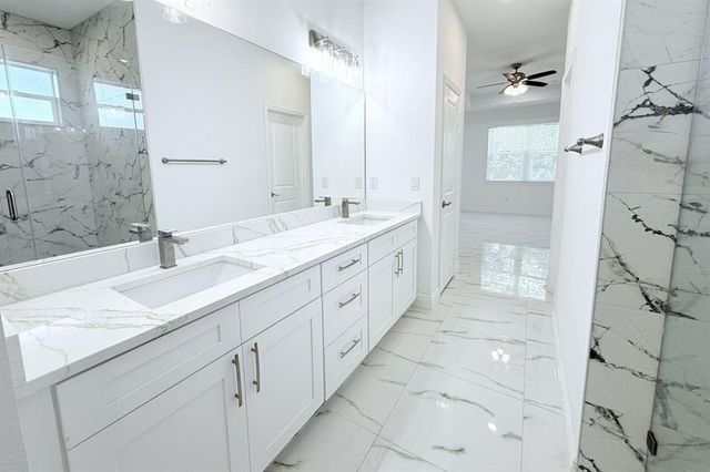 408 E HANLON STREET, Tampa, FL 33604