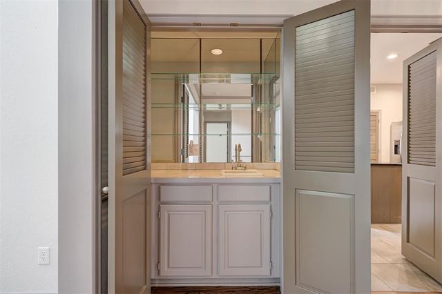 8670 N May Avenue 49D, Oklahoma City, OK 73120