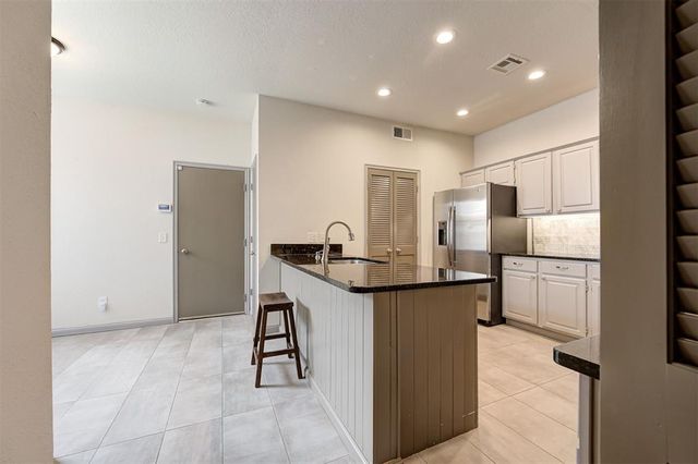 8670 N May Avenue 49D, Oklahoma City, OK 73120