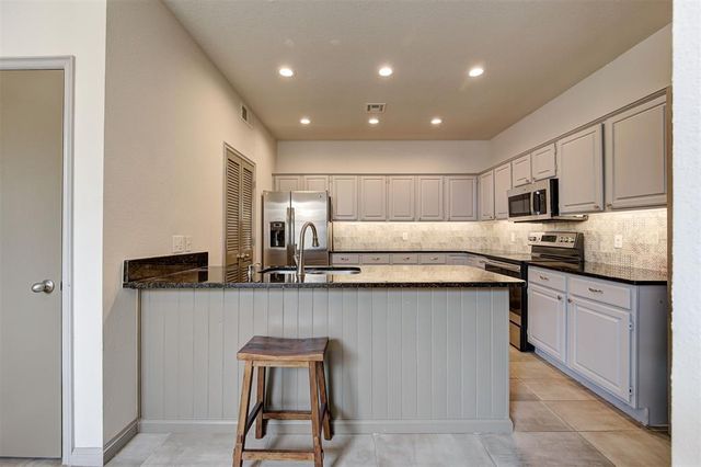 8670 N May Avenue 49D, Oklahoma City, OK 73120