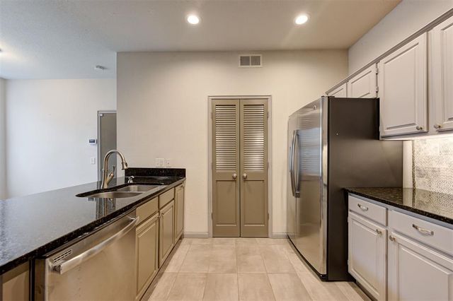 8670 N May Avenue 49D, Oklahoma City, OK 73120