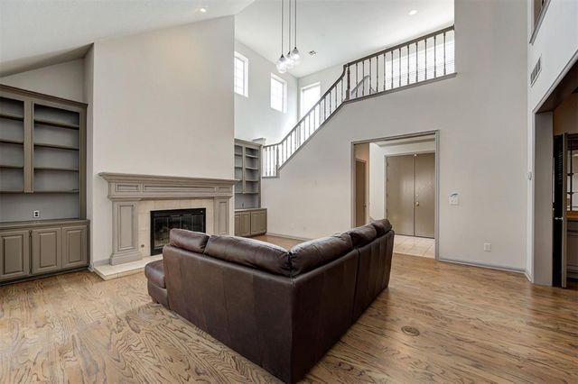8670 N May Avenue 49D, Oklahoma City, OK 73120