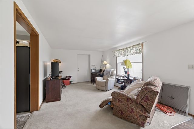 9475 N Dixie Drive, Vandalia, OH 45414