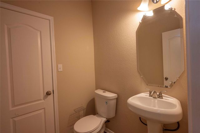 2070 Intrepid DR, Buda, TX 78610
