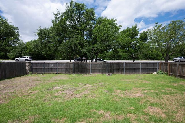 2070 Intrepid DR, Buda, TX 78610