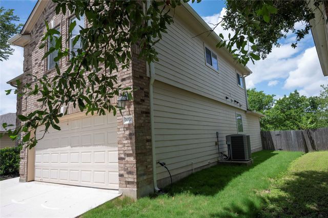2070 Intrepid DR, Buda, TX 78610