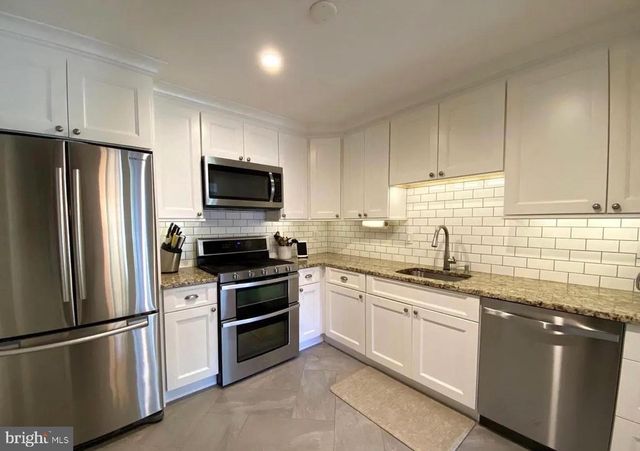 15 ANDOVER PL, Robbinsville, NJ 08691