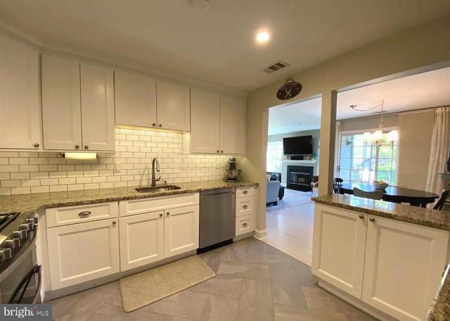 15 ANDOVER PL, Robbinsville, NJ 08691