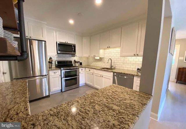 15 ANDOVER PL, Robbinsville, NJ 08691