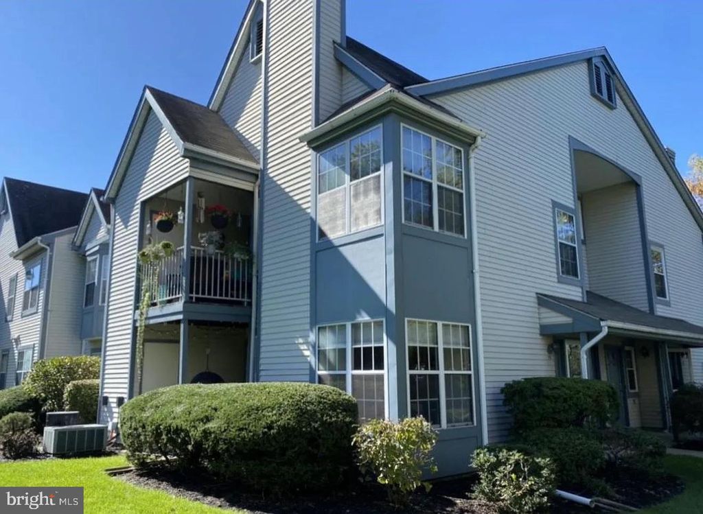 15 ANDOVER PL, Robbinsville, NJ 08691