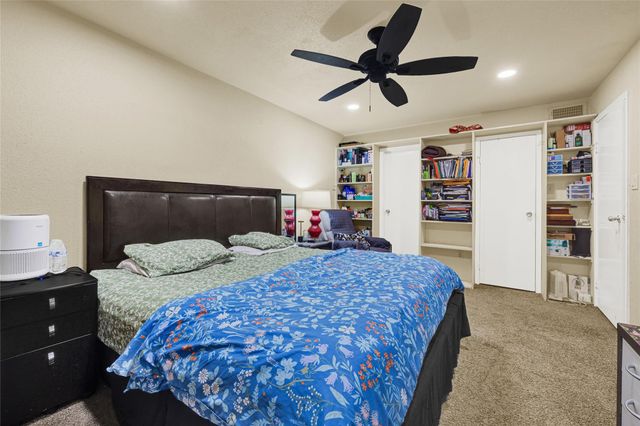 6500 Sands Point Drive 708, Houston, TX 77074