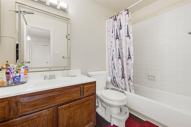 6500 Sands Point Drive 708, Houston, TX 77074