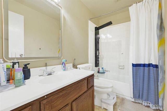 6500 Sands Point Drive 708, Houston, TX 77074