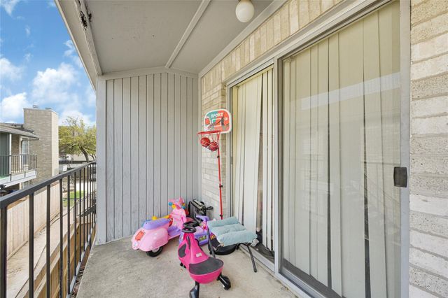 6500 Sands Point Drive 708, Houston, TX 77074