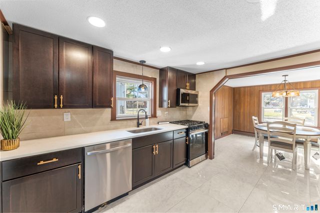 246 Main Street, East Hartford, CT 06118