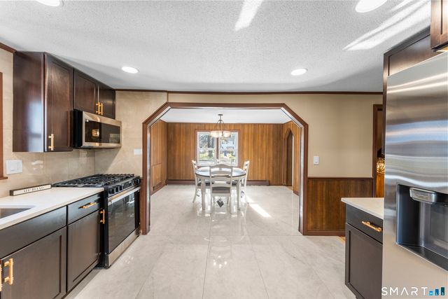 246 Main Street, East Hartford, CT 06118