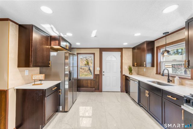 246 Main Street, East Hartford, CT 06118