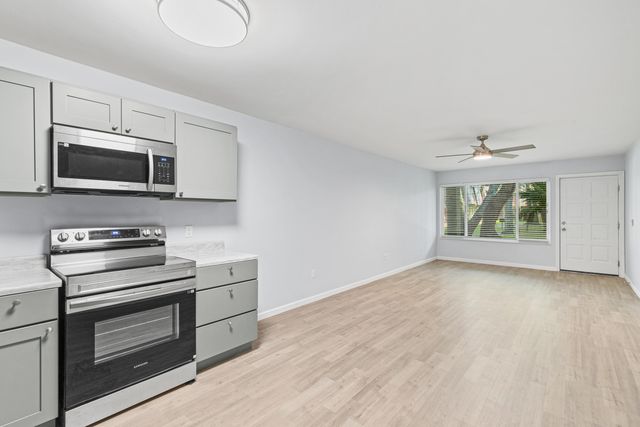 210 Pelham Road 109B, Fort Walton Beach, FL 32547