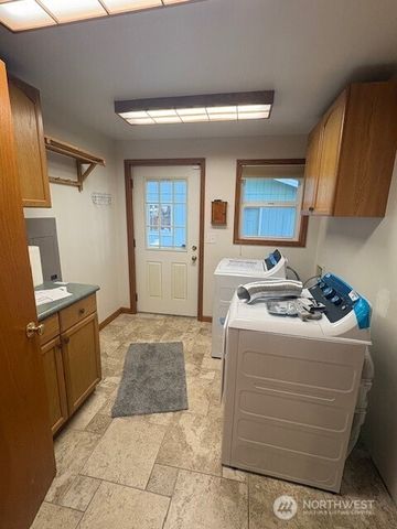 828 Island Blvd, Fox Island, WA 98333