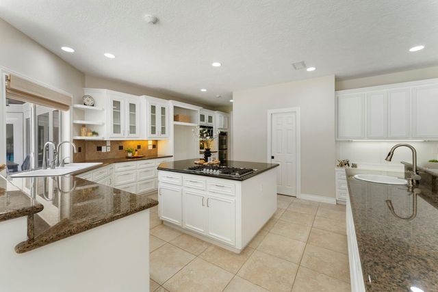 8711 Sendera Drive, Magnolia, TX 77354