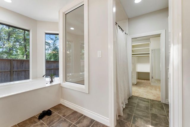 8711 Sendera Drive, Magnolia, TX 77354