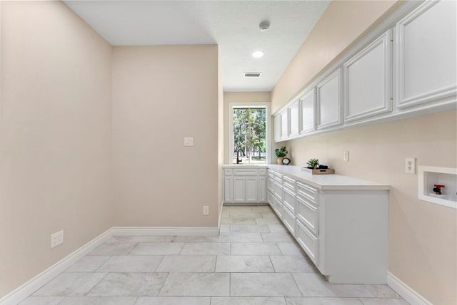 8711 Sendera Drive, Magnolia, TX 77354
