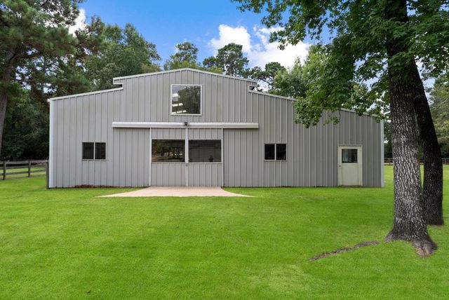 8711 Sendera Drive, Magnolia, TX 77354